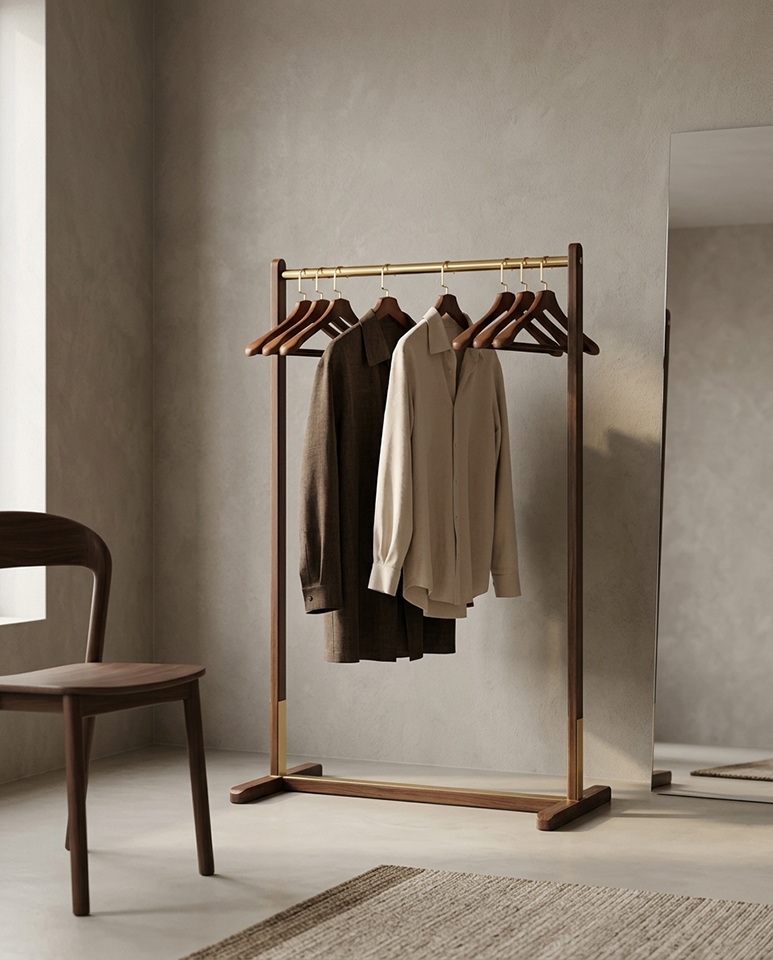 Zestaw 4 wieszaków SHP HARDI brązowy