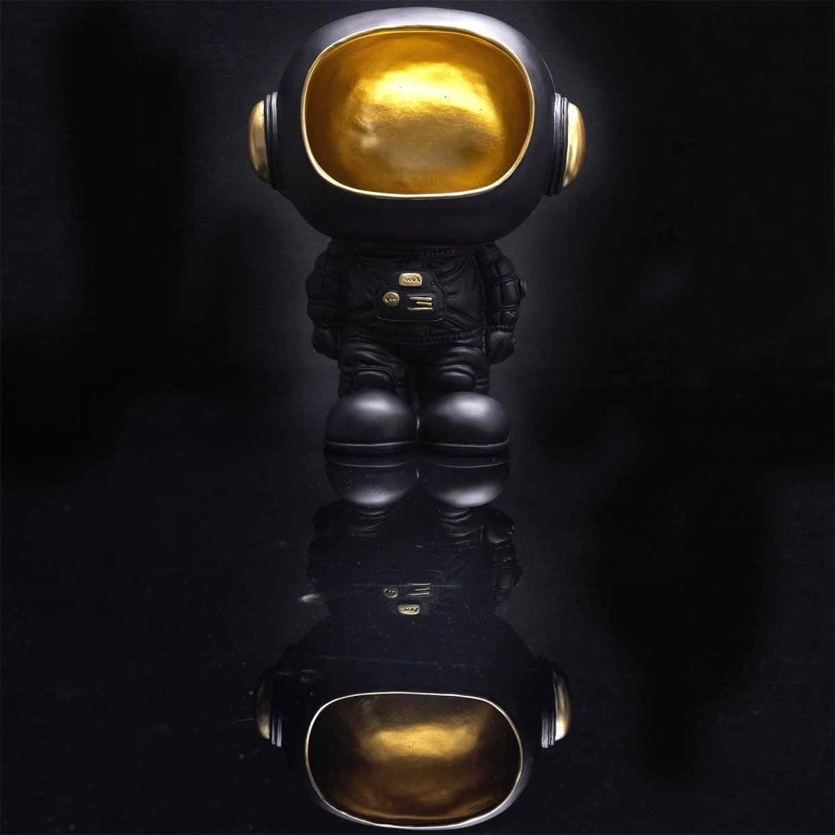 pol_pl_Figurka-Astronauta-z-funkcja-przechowywania-czarna-zlota-39660_7.webp