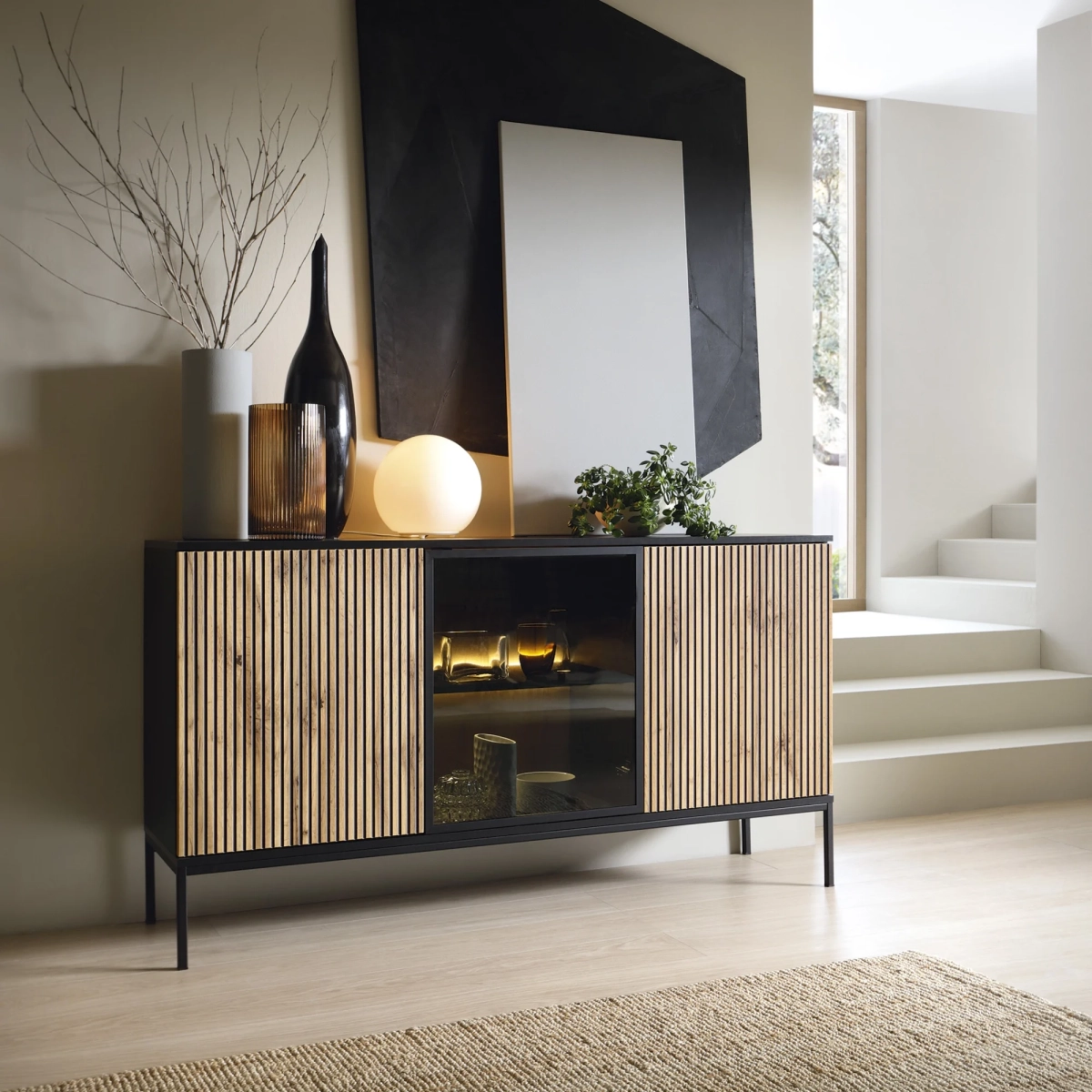 komoda-trzydrzwiowa-sento-z-frezowanym-frontem-oswietleniem-led-dab-wotan (1).webp